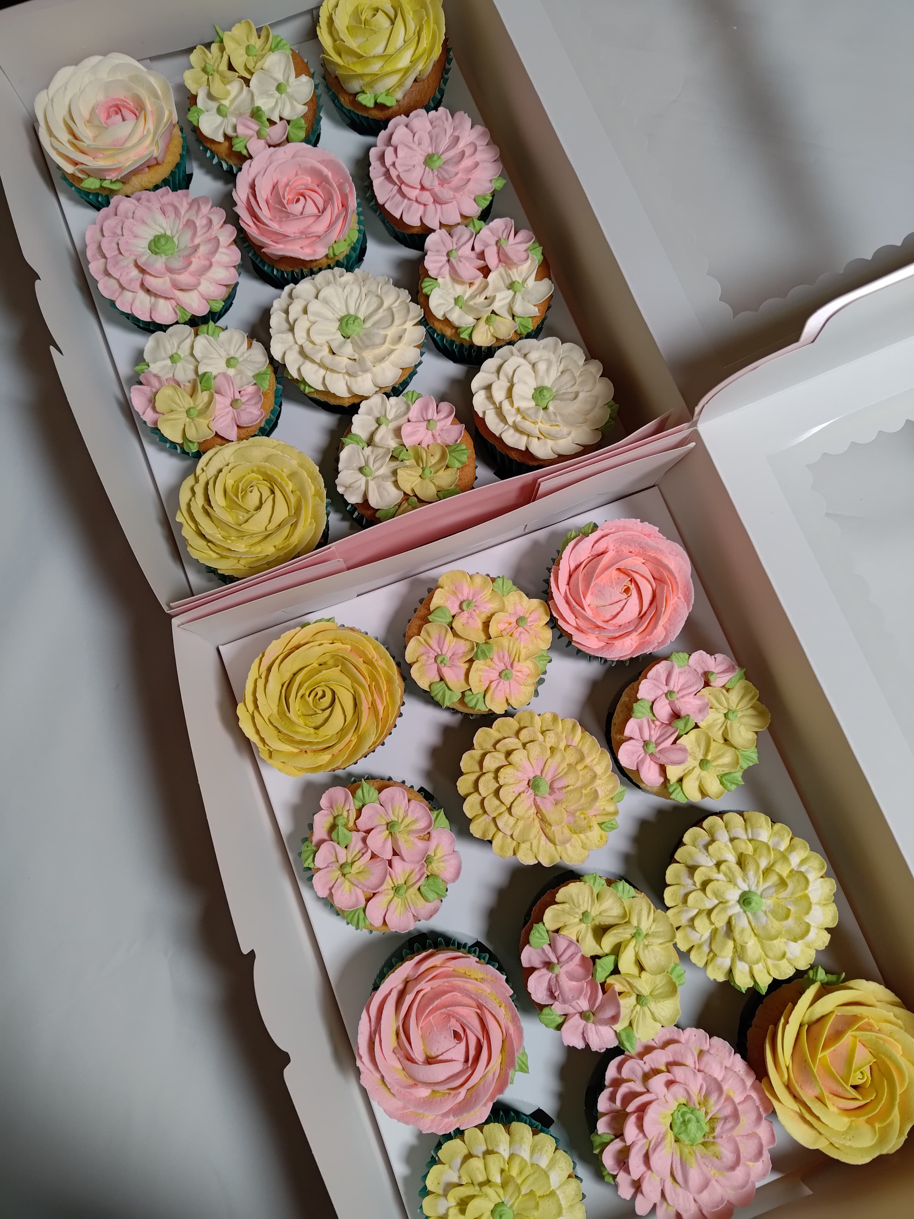 Floral Cupcakes 